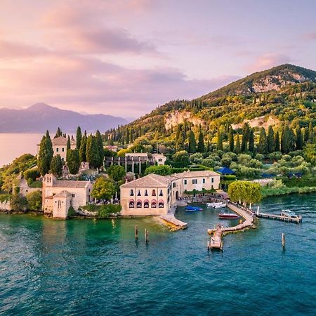 Appartamento Casa Vacanze Spiaggia D'Oro ديسينسانو ديل غاردا المظهر الخارجي الصورة