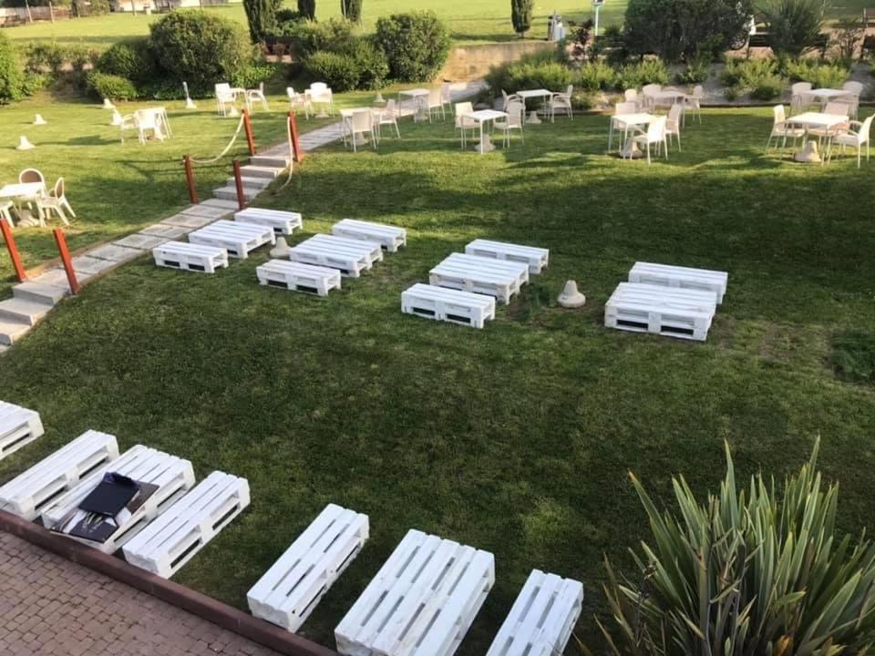 Appartamento Casa Vacanze Spiaggia D'Oro ديسينسانو ديل غاردا المظهر الخارجي الصورة