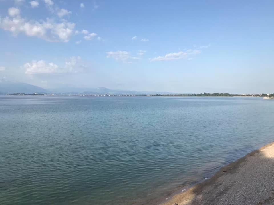 Appartamento Casa Vacanze Spiaggia D'Oro ديسينسانو ديل غاردا المظهر الخارجي الصورة