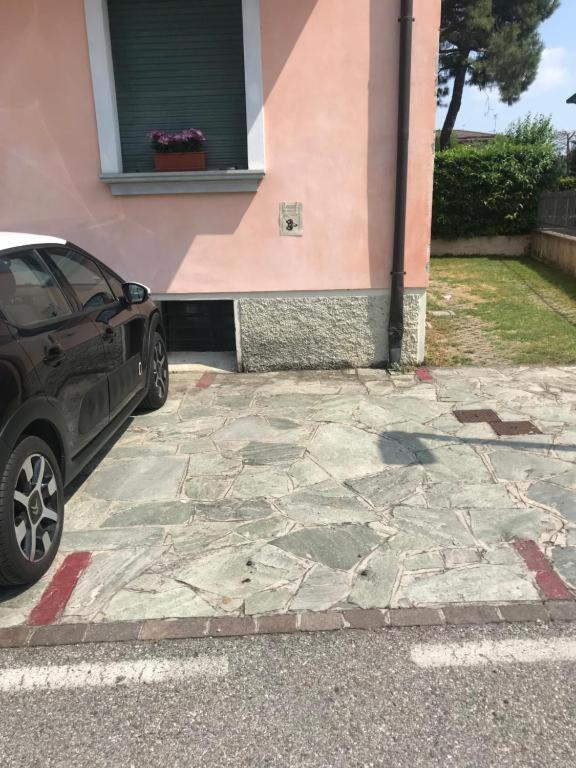 Appartamento Casa Vacanze Spiaggia D'Oro ديسينسانو ديل غاردا المظهر الخارجي الصورة