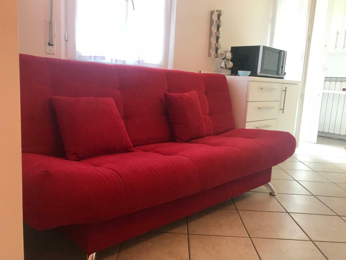 Appartamento Casa Vacanze Spiaggia D'Oro ديسينسانو ديل غاردا المظهر الخارجي الصورة